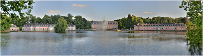 Schloss Benrath in Düsseldorf als Mega Panorama-Düsseldorf.